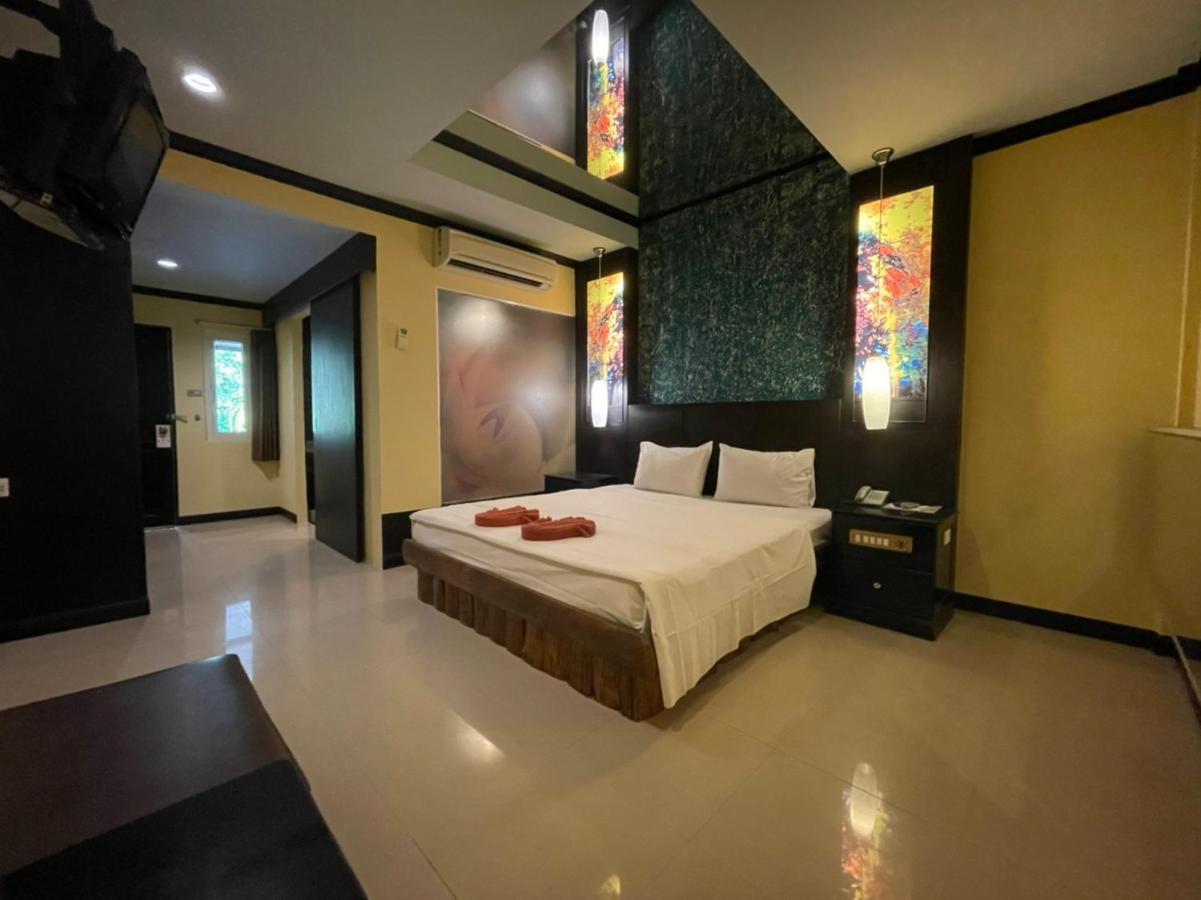 Baankaew Resort Pattaya Bagian luar foto