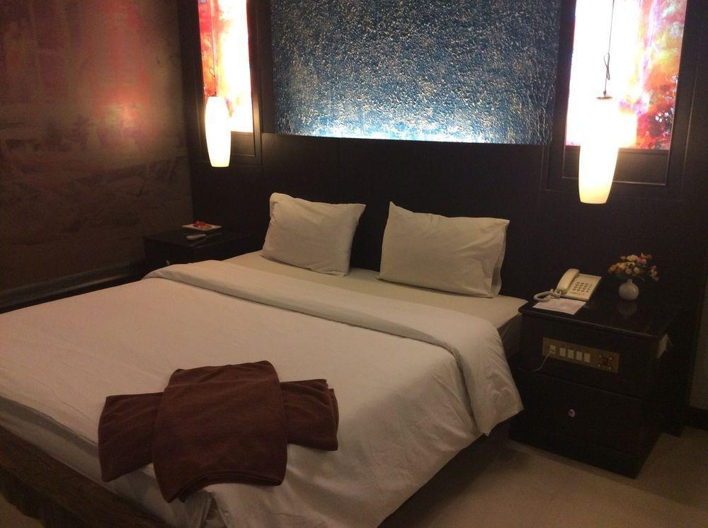 Baankaew Resort Pattaya Bagian luar foto